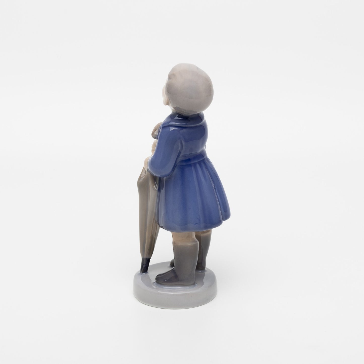 STATUINA PORCELLANA ROYAL COPENHAGEN "Aprile, Ragazzo con Ombrello" 4526 CM 17x7