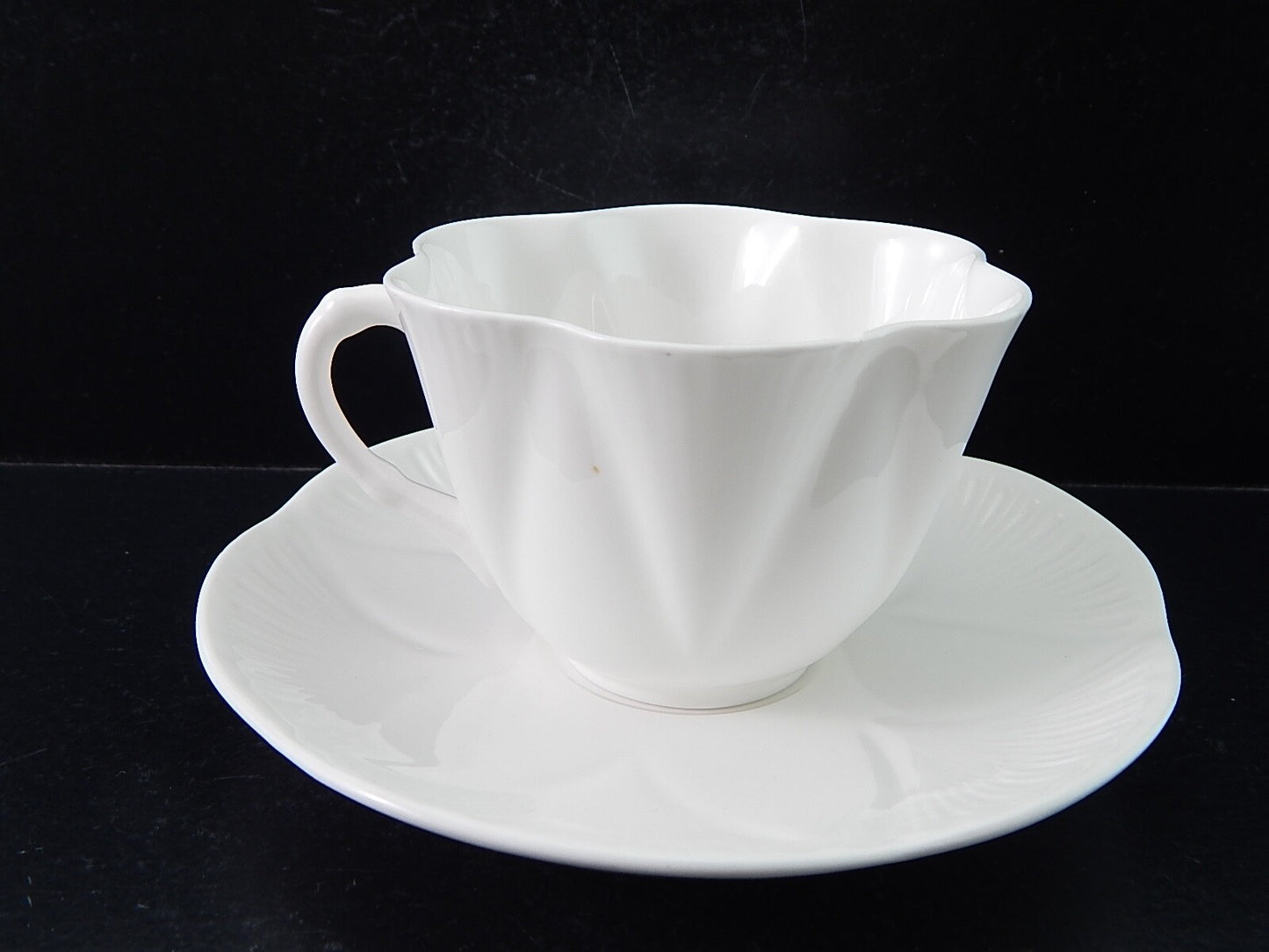 ANTICA PORCELLANA BIANCA TAZZA TE' FINE BONE CHINA SHELLEY MADE IN ENGLAND #