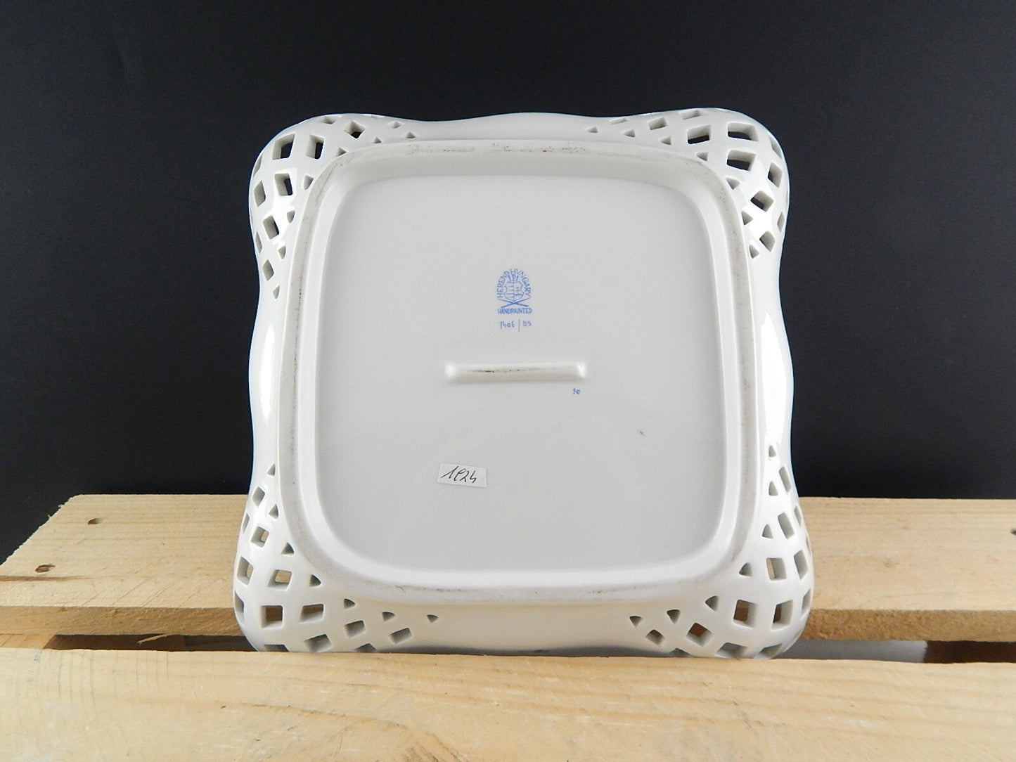 PORCELLANA HEREND VINTAGE PREZIOSO CENTROTAVOLA TRAFORATO PRIMAVERA DIPINTO MANO