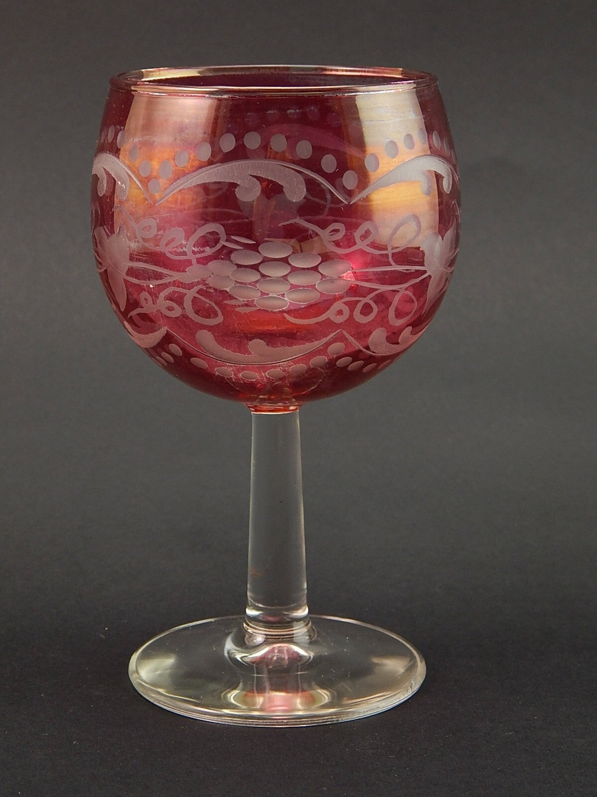 ANTICO BICCHIERE CALICE CRISTALLO ROSSO RUBINO INCISO ALL'ACIDO BOEMIA A872