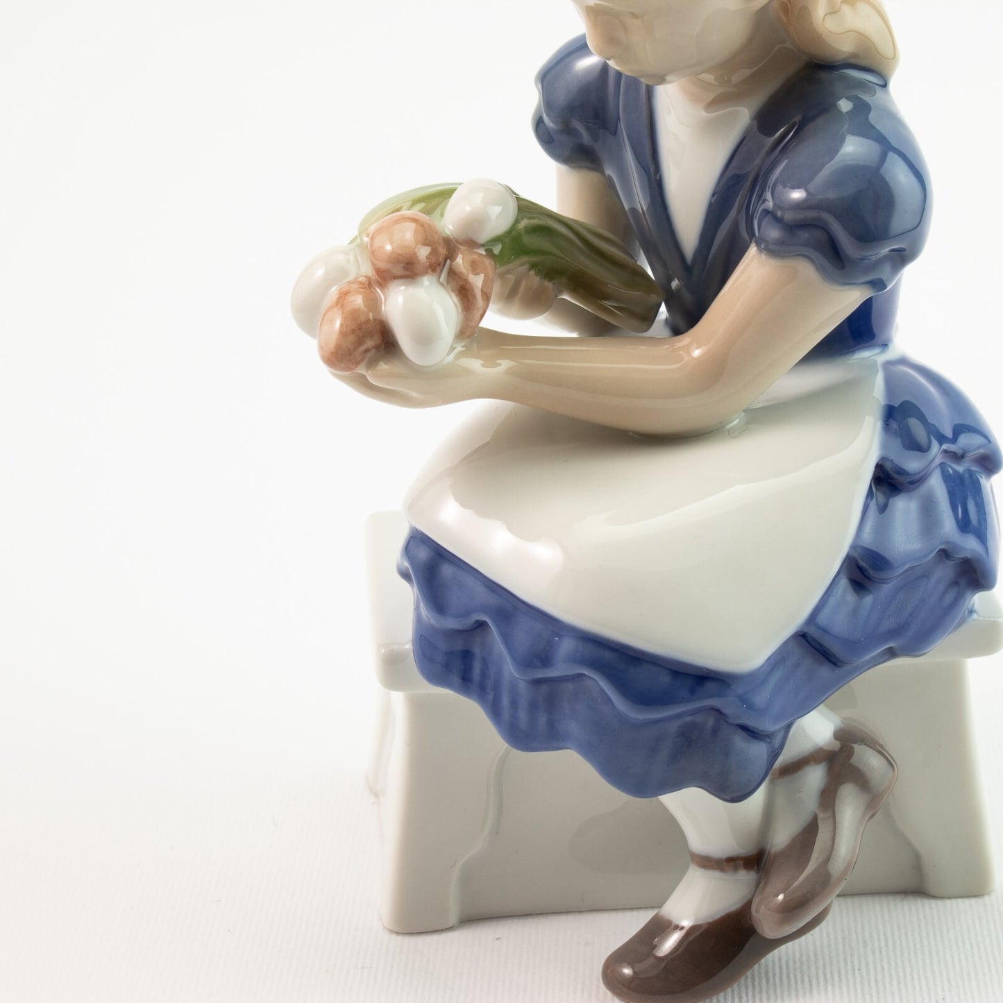 STATUINA PORCELLANA ROYAL COPENHAGEN BING&GRONDAHL "I Fiori di Ida" 2298 15x9x9