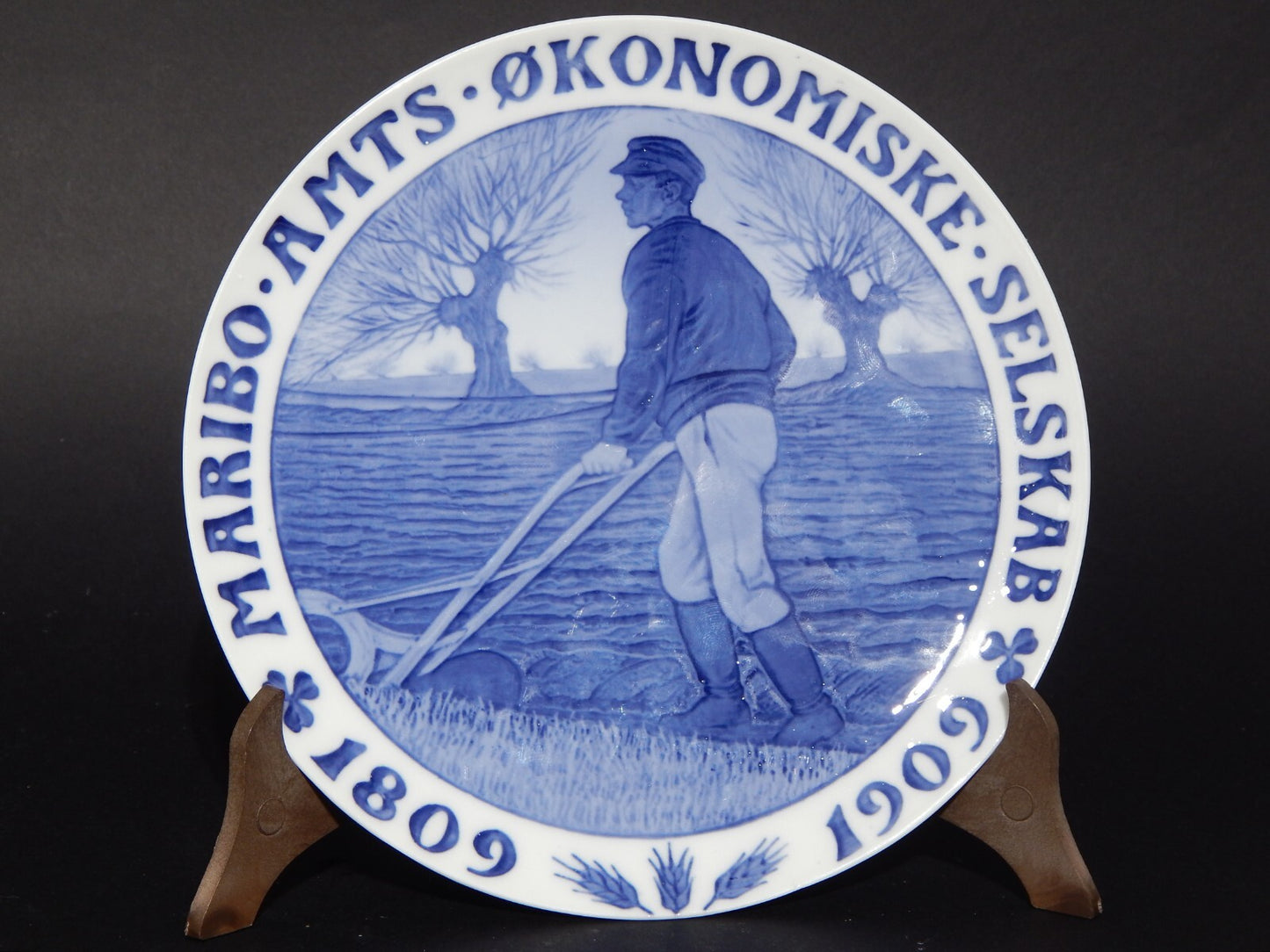 ROYAL COPENHAGEN PIATTO PORCELLANA 1809-1909 MARIBO AMTS OKONOMISKE SELSKAB