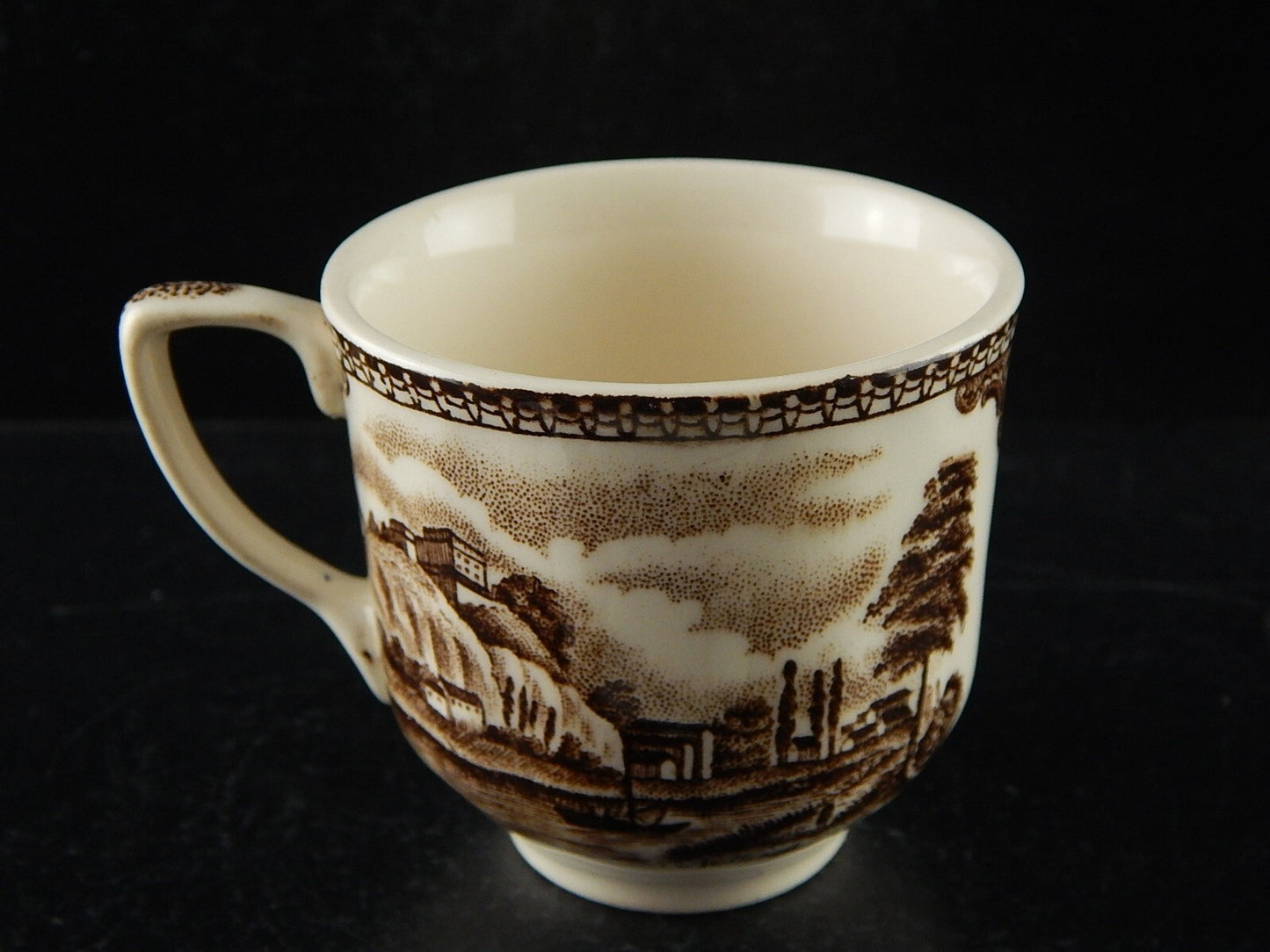 VINTAGE JOHNSON BROS OLD BRITAIN CASTLE TAZZINA CAFFE SEMI-PORCELLANA