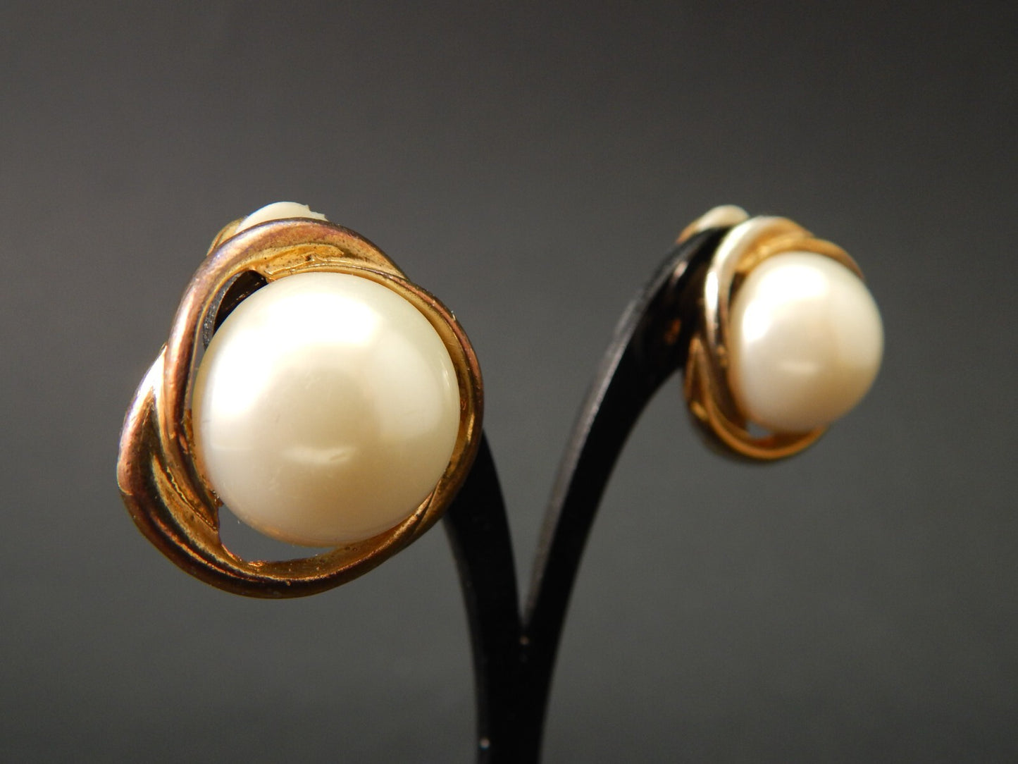 VINTAGE BIJOUX GIOIELLI ORECCHINI DORATI CON PERLA