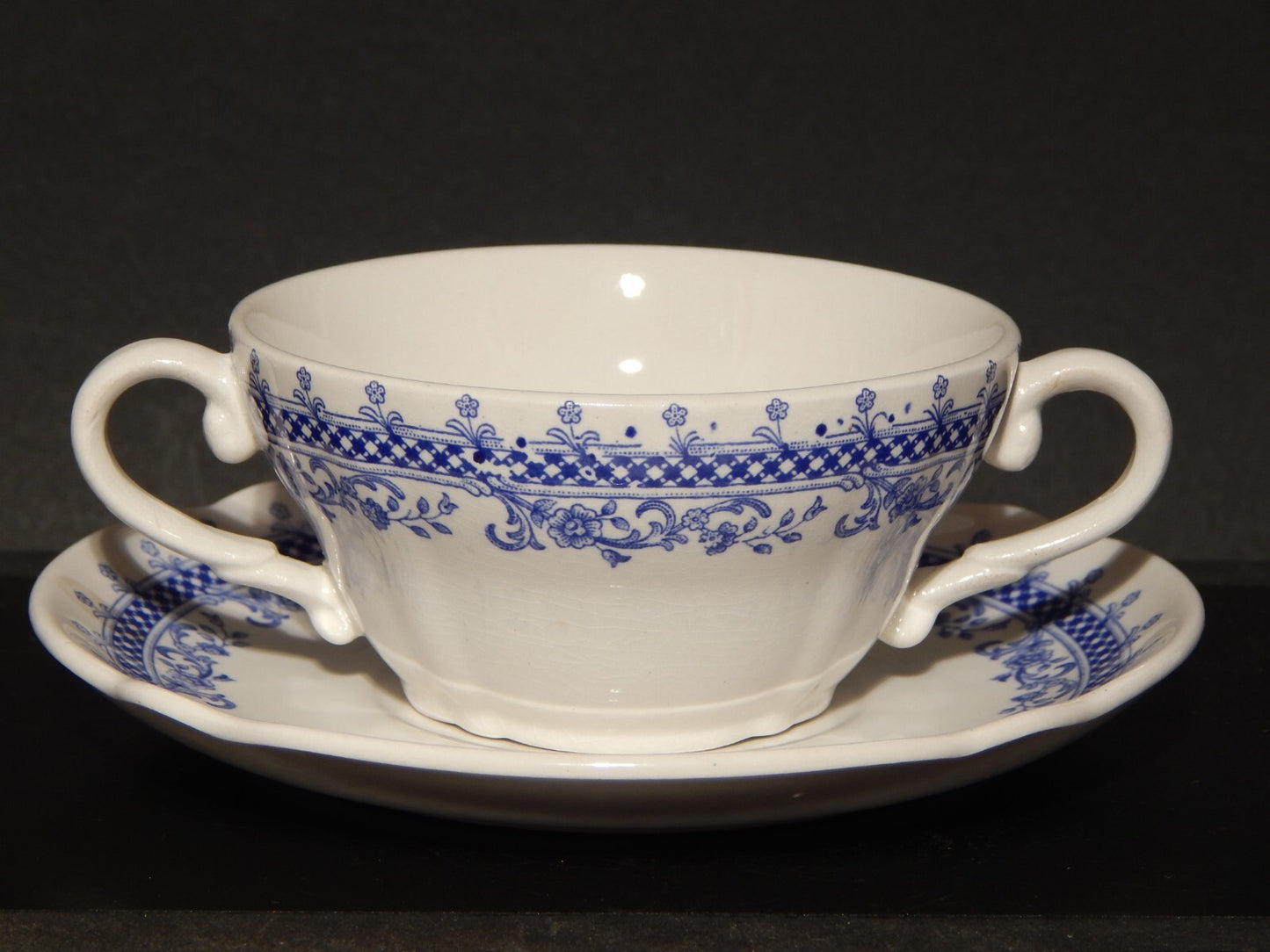 VINTAGE TAZZA BRODO CONSOMME' CERAMICA S.C.I. LAVENO DIAMONDSTONE BIANCO BLU