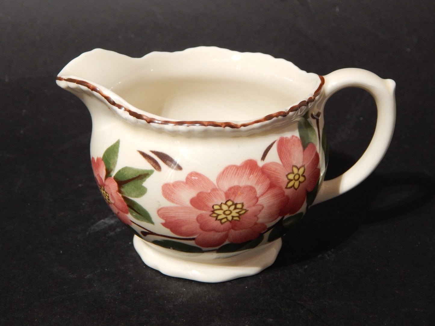 RETRO' LATTIERA BRICCO CERAMICA POTTERY WOOD&SONS DISEGNO "IRISH ROSE"