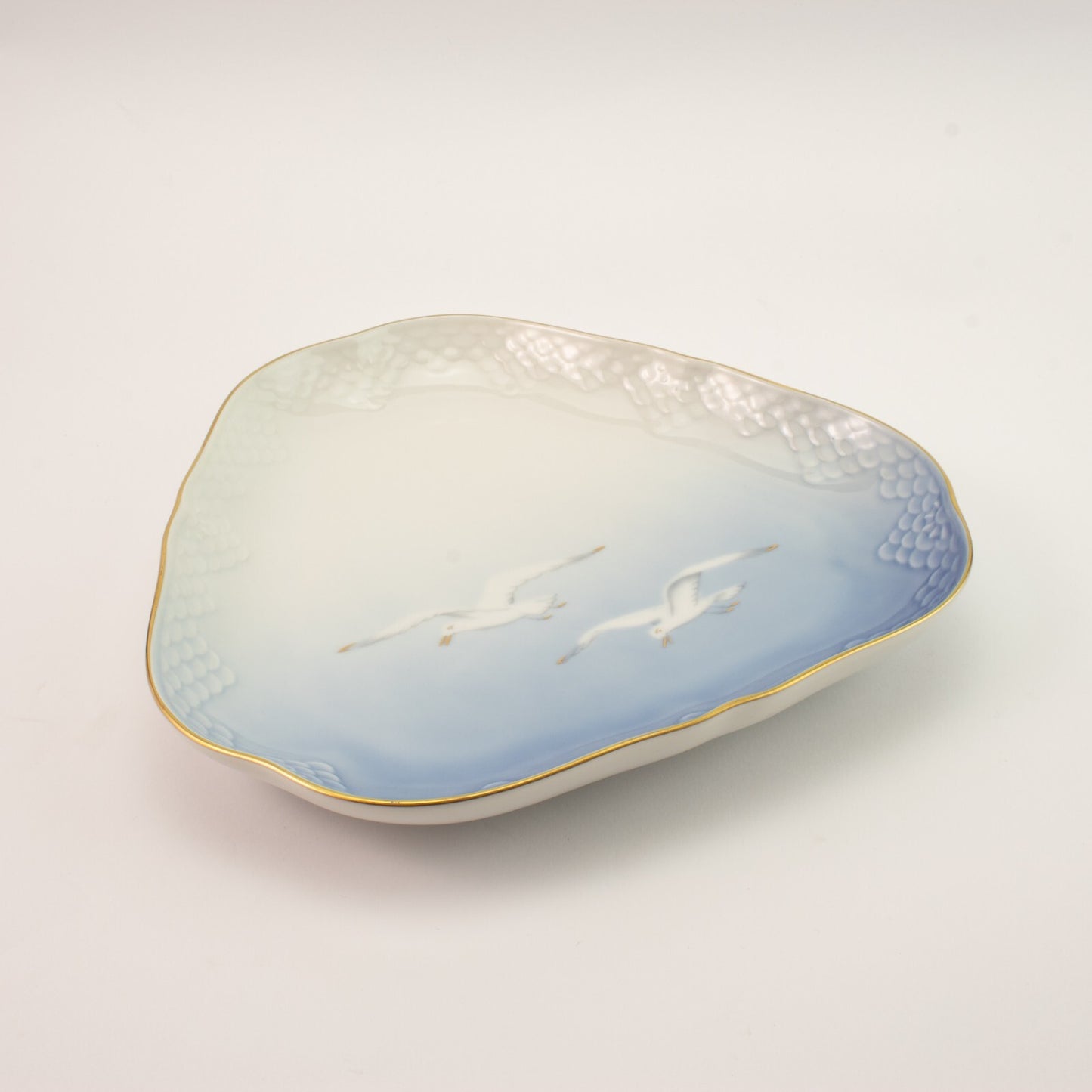 PIATTO PORTATA TRIANGOLARE PORCELLANA E ORO ZECCHINO GABBIANI BING&GRONDAHL 354