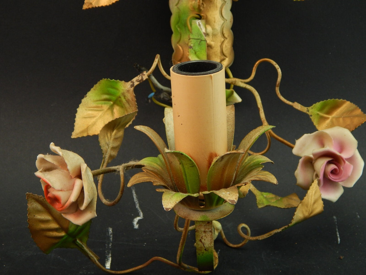 APPLIQUE 1 FUOCO ANTICA LIBERTY FERRO BATTUTO E ROSE CERAMICA POLICROME #1730