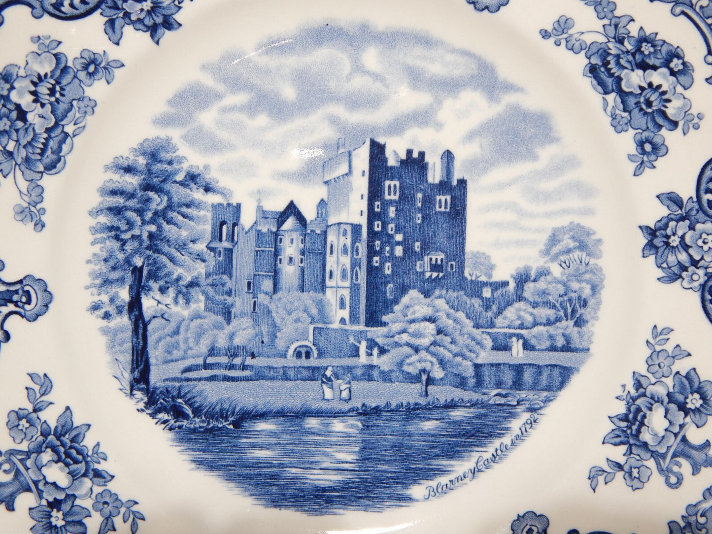 VINTAGE JOHNSON BROS OLD BRITAIN CASTLE BLU PIATTO PIANO PORCELLANA DIFETTO 1910