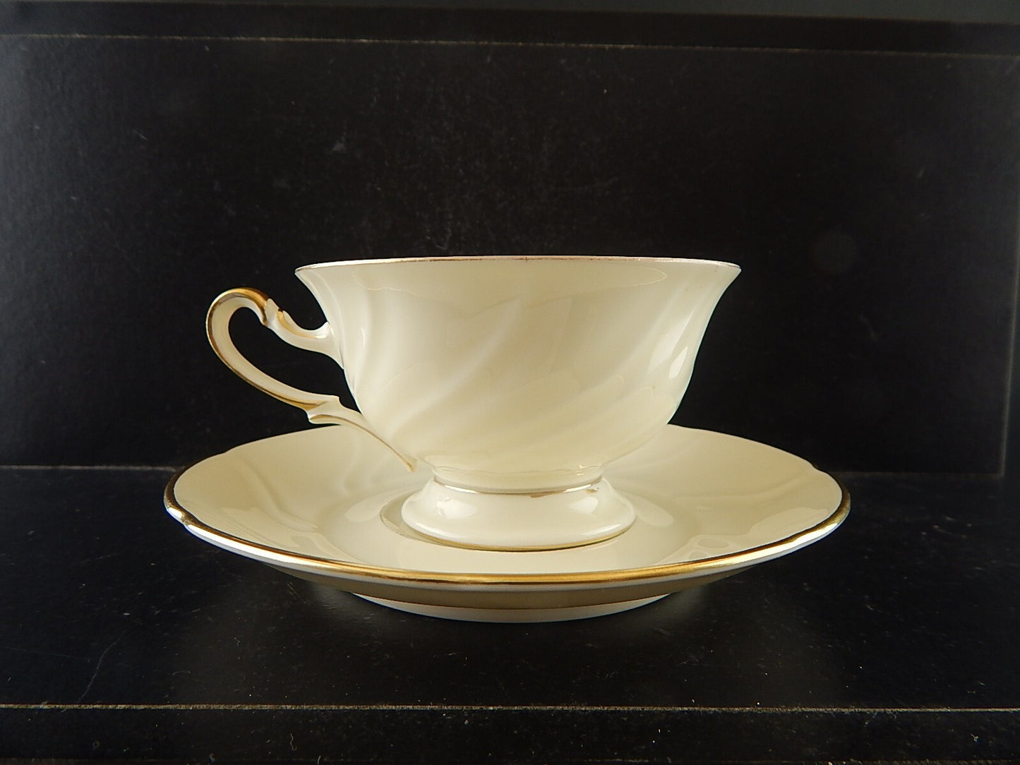 ANTICA PREZIOSA STILE ROCAILLE TAZZA DA TE' PORCELLANA ESCHENBACH BAVARIA