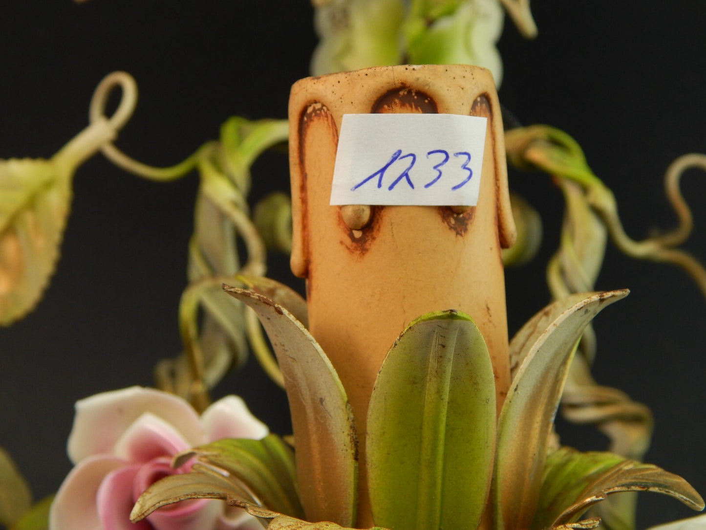 APPLIQUE TRE FUOCHI ANTICA LIBERTY FERRO BATTUTO E ROSE CERAMICA POLICROME #1733