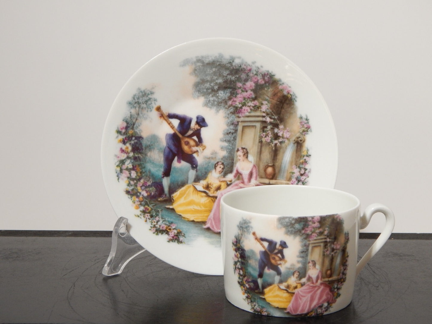 ANTICA PRIMA META' 900 LIMOGES TAZZA TE' PORCELLANA BIANCA SCENA GALANTE #1833