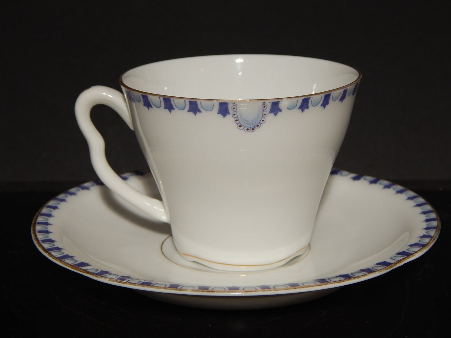 ANTICA LIBERTY DEL 1910 TAZZA PORCELLANA J.Z.& CO PRE-ROSENTHAL DIFETTO