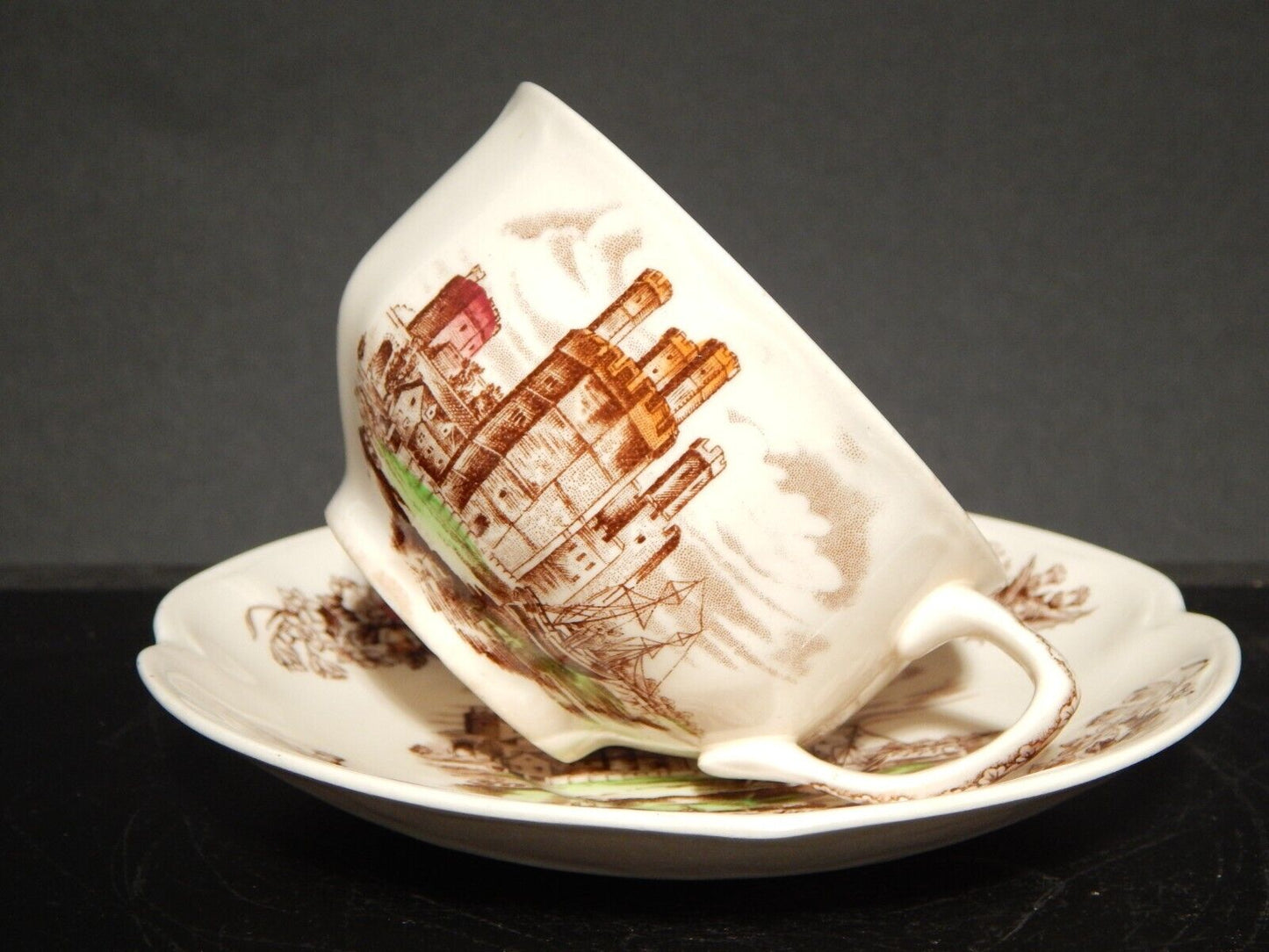 ANTICA TAZZA TE' PORCELLANA JOHNSON BROS ROYAL HOMES OF BRITAIN CAERNARVON