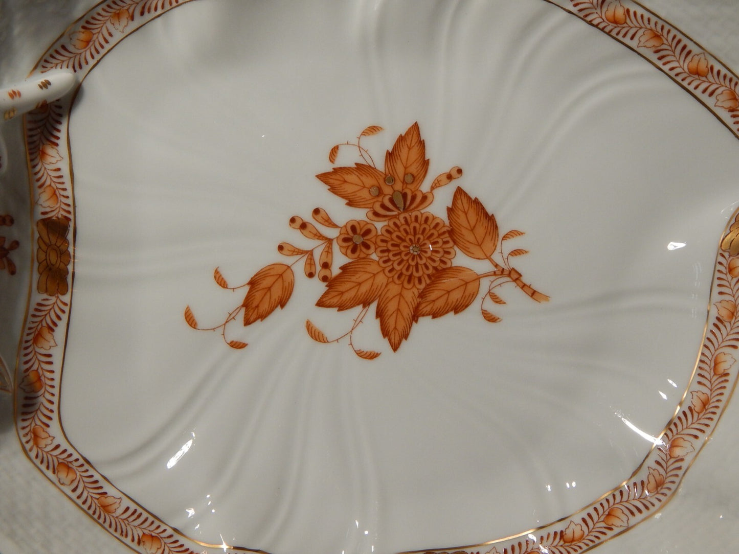 PREZIOSA PORCELLANA HEREND PIATTO A FOGLIA APPONYI CHINESE BOUQUET RUGGINE