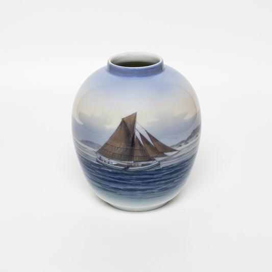 VASO PORCELLANA ROYAL COPENHAGEN "Marina con Barca a Vela" ORIGINALE CM 17