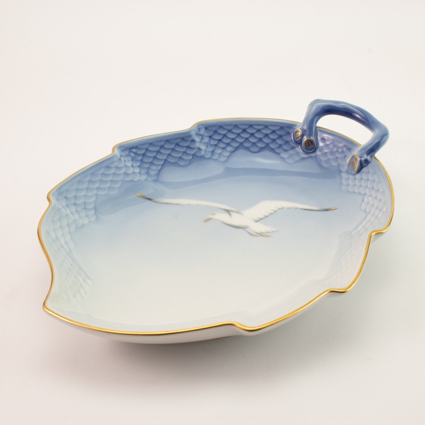 PIATTO PORTATA A FOGLIA PORCELLANA E ORO ZECCHINO GABBIANI BING&GRONDAHL 199