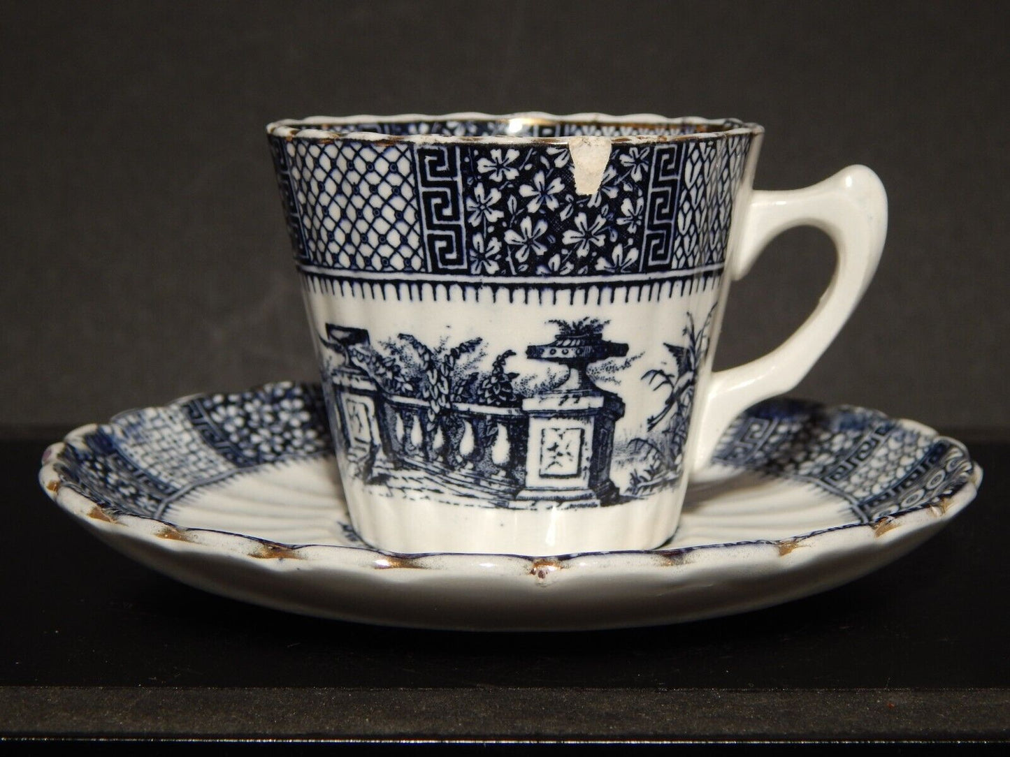 ANTIQUARIATO TAZZA CERAMICA MAIOLICA LUNEVILLE STAMPATA A MANO