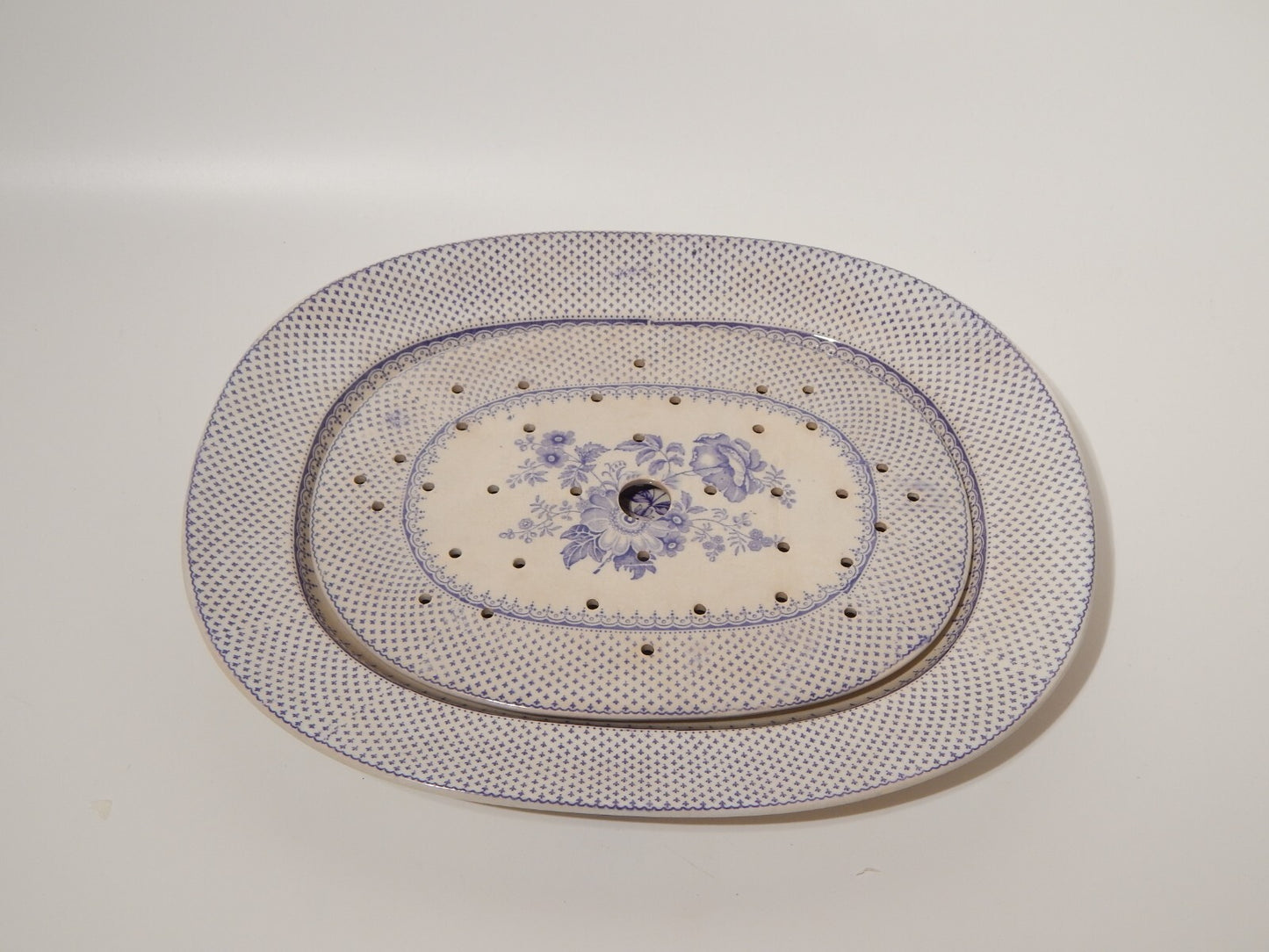 ANTICO RARISSIMO VASSOIO VITTORIANO CERAMICA PRIMAVESI 1860 ERMINE BORDER VIOLA