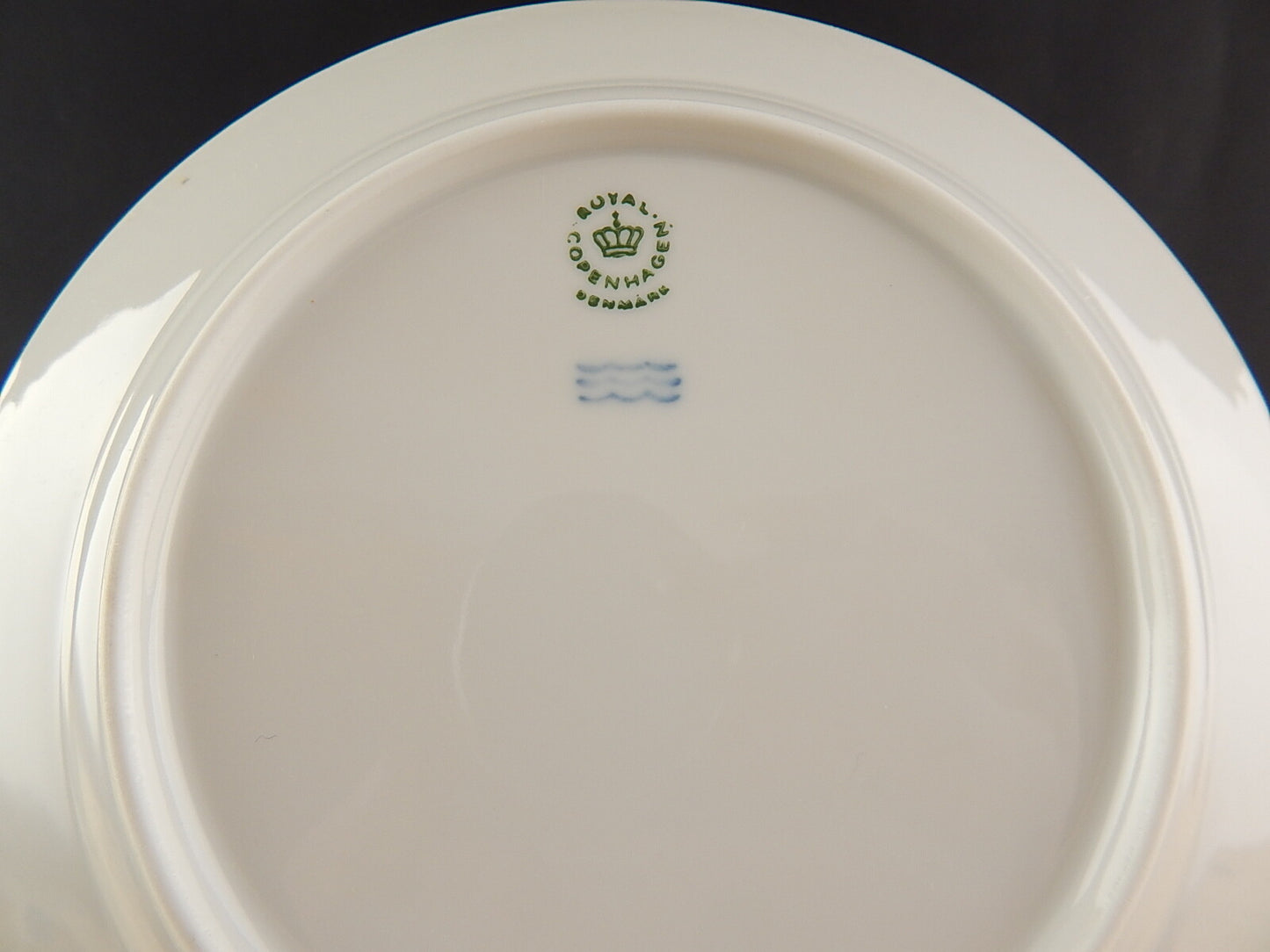 ROYAL COPENHAGEN WHITE FLUTED HALF LACE PLATE PIATTO PORCELLANA BIANCA CM 19