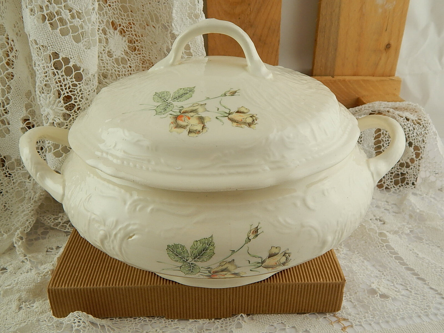 ANTICA ORIGINALE ZUPPIERA PORCELLANA OPACA AMERICANA IMPERIAL CROWN IVORY STONE