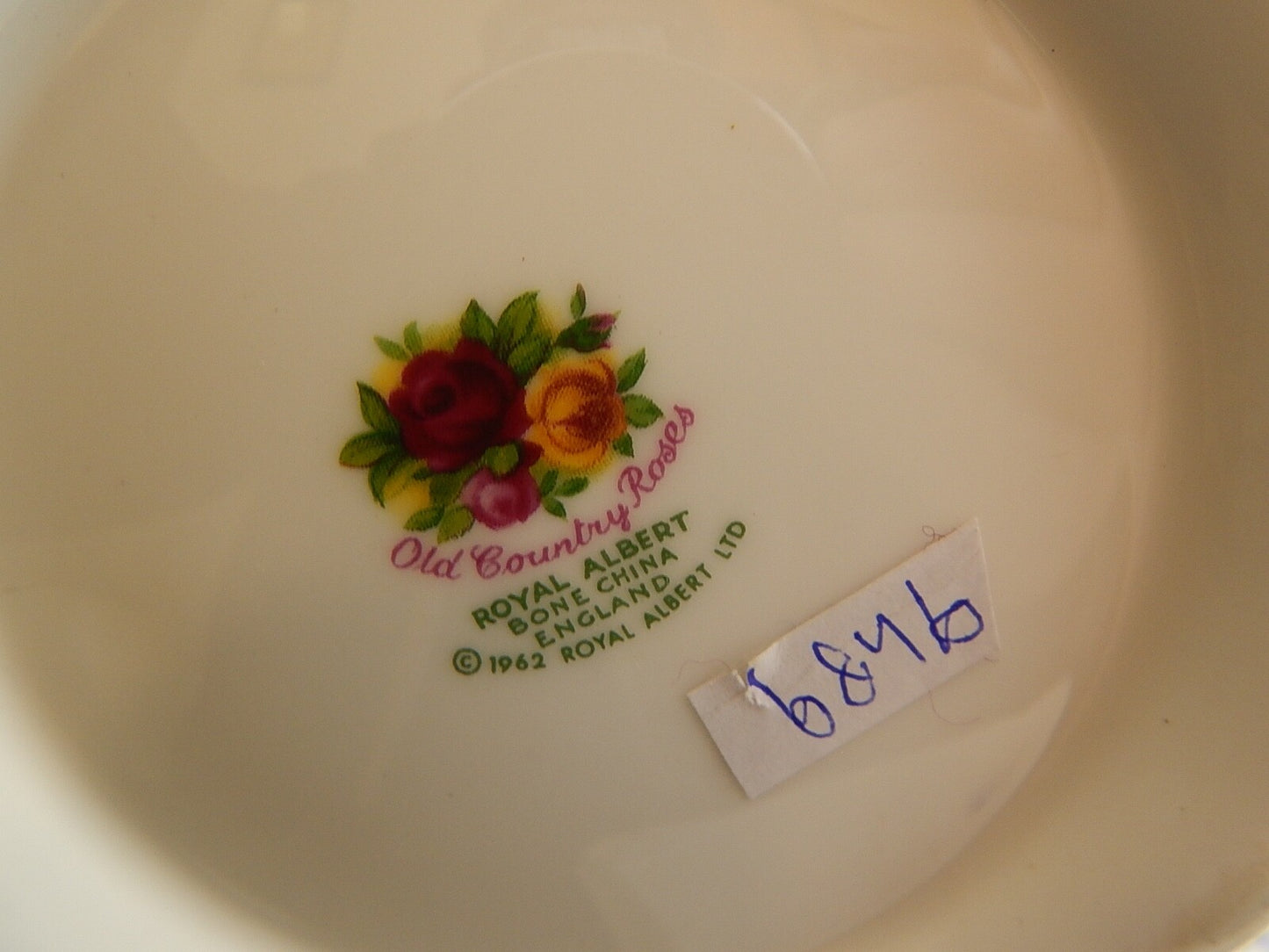 PORCELLANA ROYAL ALBERT VINTAGE TEIERA CAFFETTIERA OLD COUNTRY ROSES DIFETTO