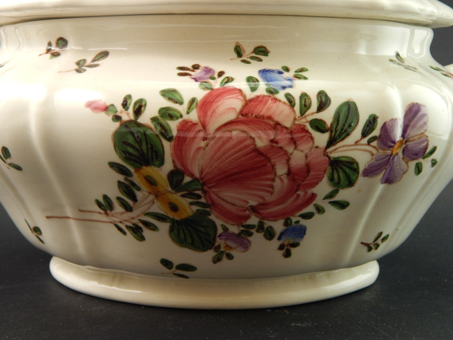 PREZIOSO CENTROTAVOLA ZUPPIERA MAIOLICA CERAMICA PAGANI VECCHIA LODI DIPINTO