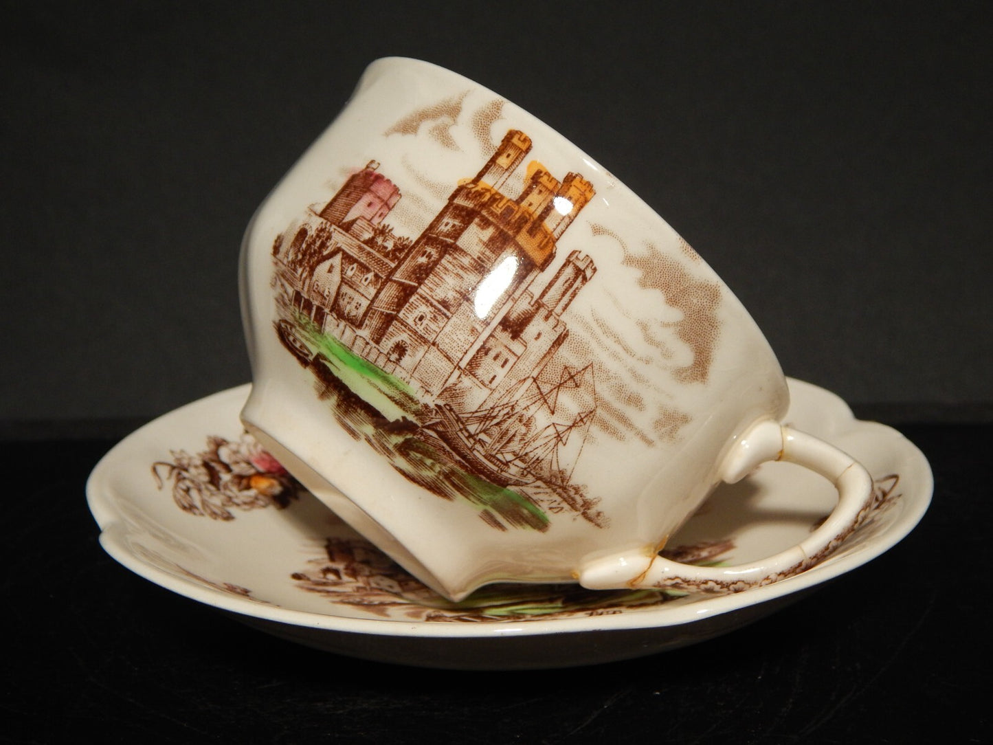 ANTICA TAZZA TE' PORCELLANA JOHNSON BROS ROYAL HOMES OF BRITAIN CAERNARVON #