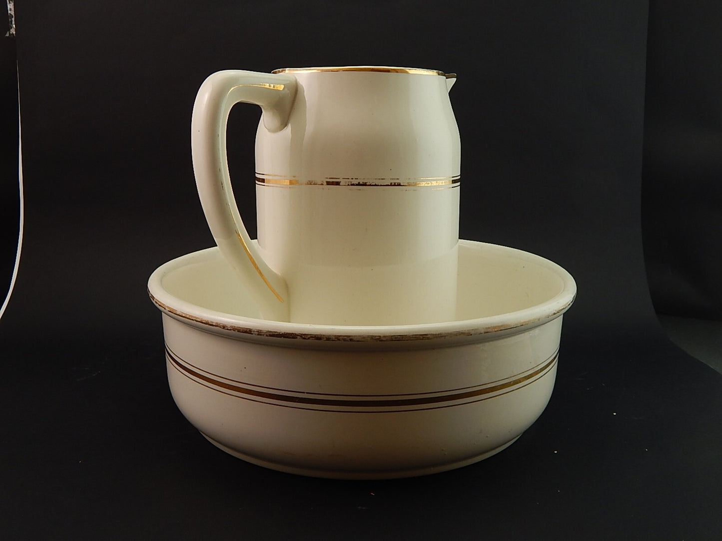 ANTICO SET BAGNO ART DECO CATINO E BROCCA CERAMICA CON PROFILI ORO ZECCHINO