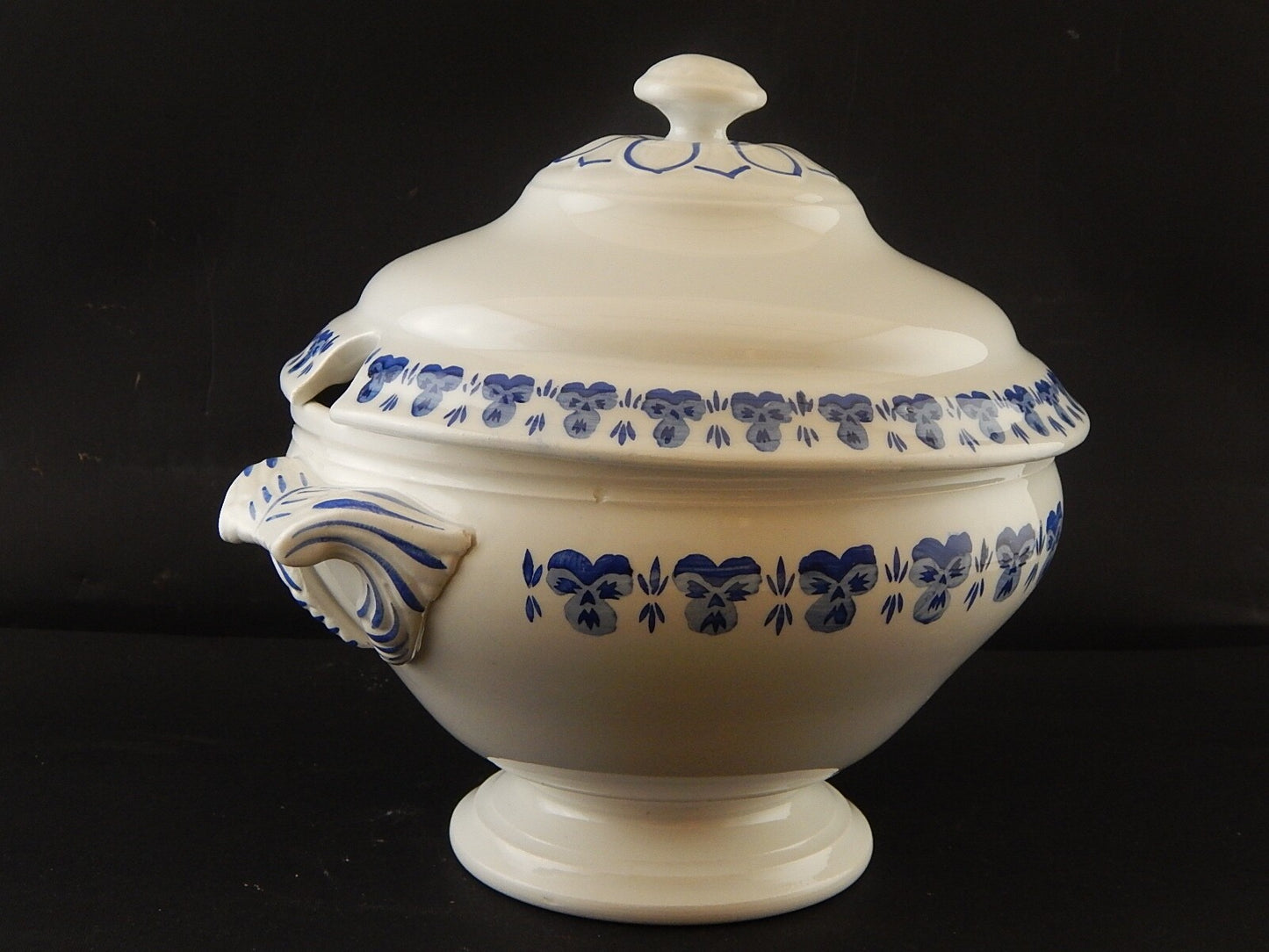 ANTICA PRIMO 900 ZUPPIERA CENTROTAVOLA PORCELLANA BIANCA VIOLE DEL PENSIERO BLU