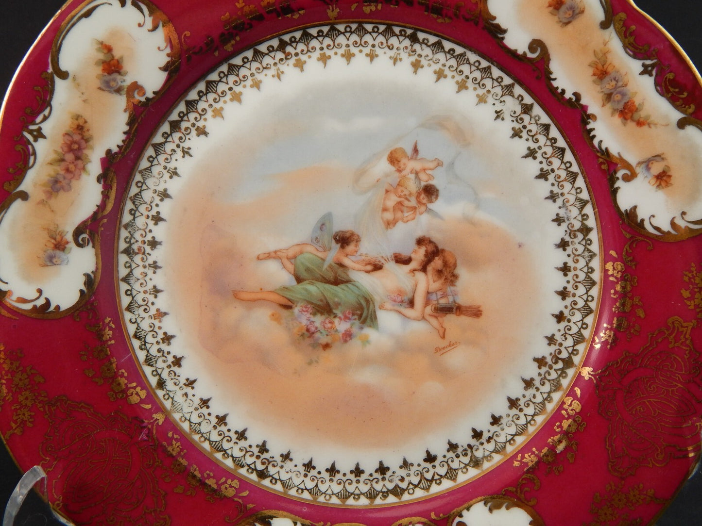 ANTICO PREZIOSO PIATTO DECORATIVO ROMANTICO PORCELLANA VIENNA ROSSO E ORO #1891