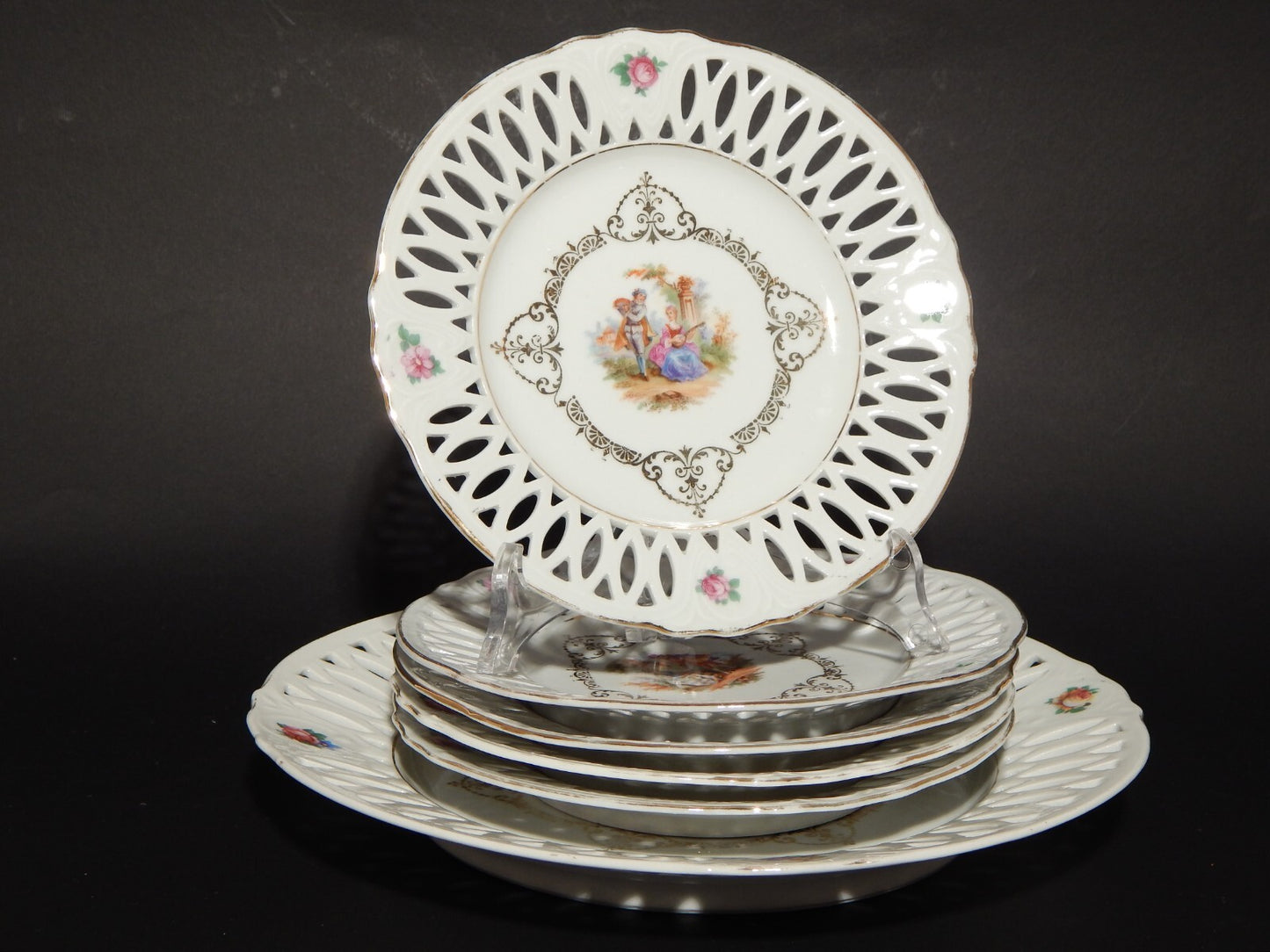 ANTICO RARO ROMANTICO SET 6 PIATTI PORCELLANA TRAFORATI CON SCENE GALANTI