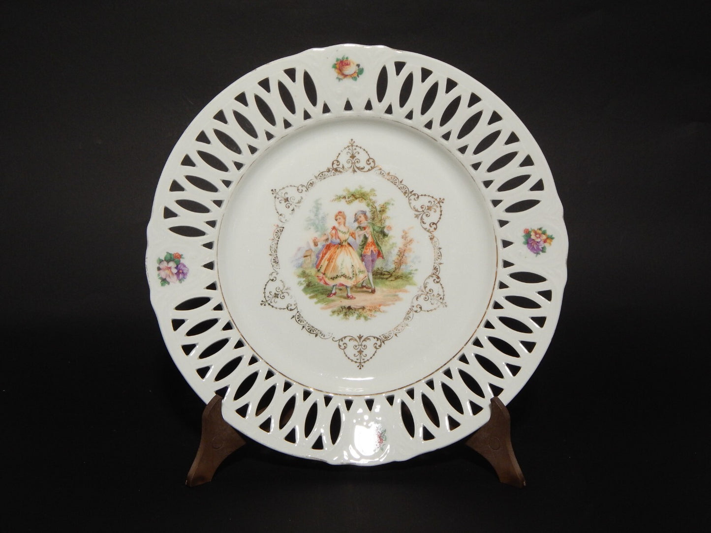 ANTICO RARO ROMANTICO SET 6 PIATTI PORCELLANA TRAFORATI CON SCENE GALANTI