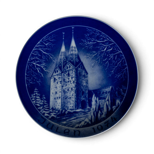 Piatto di Natale Baco Kirke Platten 1974 in porcellana, Chiesa di Broager con due guglie gemelle, decoro blu cobalto sottosmalto, 20cm
