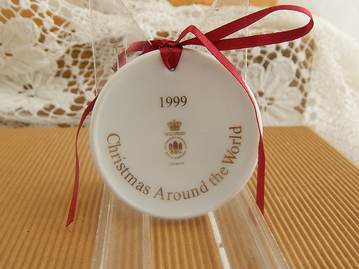 Decorazione di Natale da collezione Bing&Grondahl Christmas Around the World 1999 con scatola originale