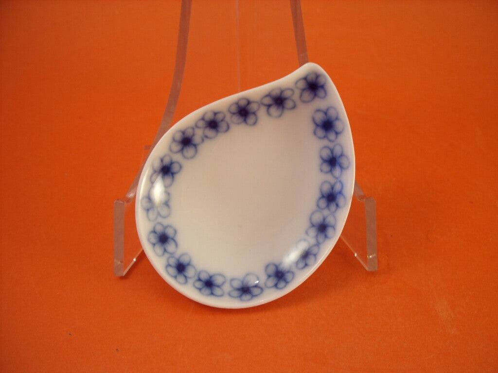 Bing&Grondahl piattino a goccia con fiori blu BG 330, porcellana danese