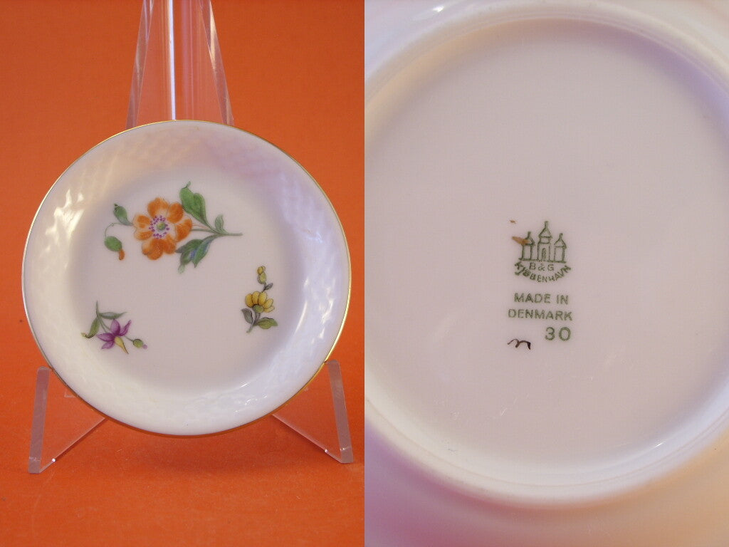 Bing&Grondahl piattino con decoro floreale e fiore arancione BG FLOREALE 30, pezzo da collezione