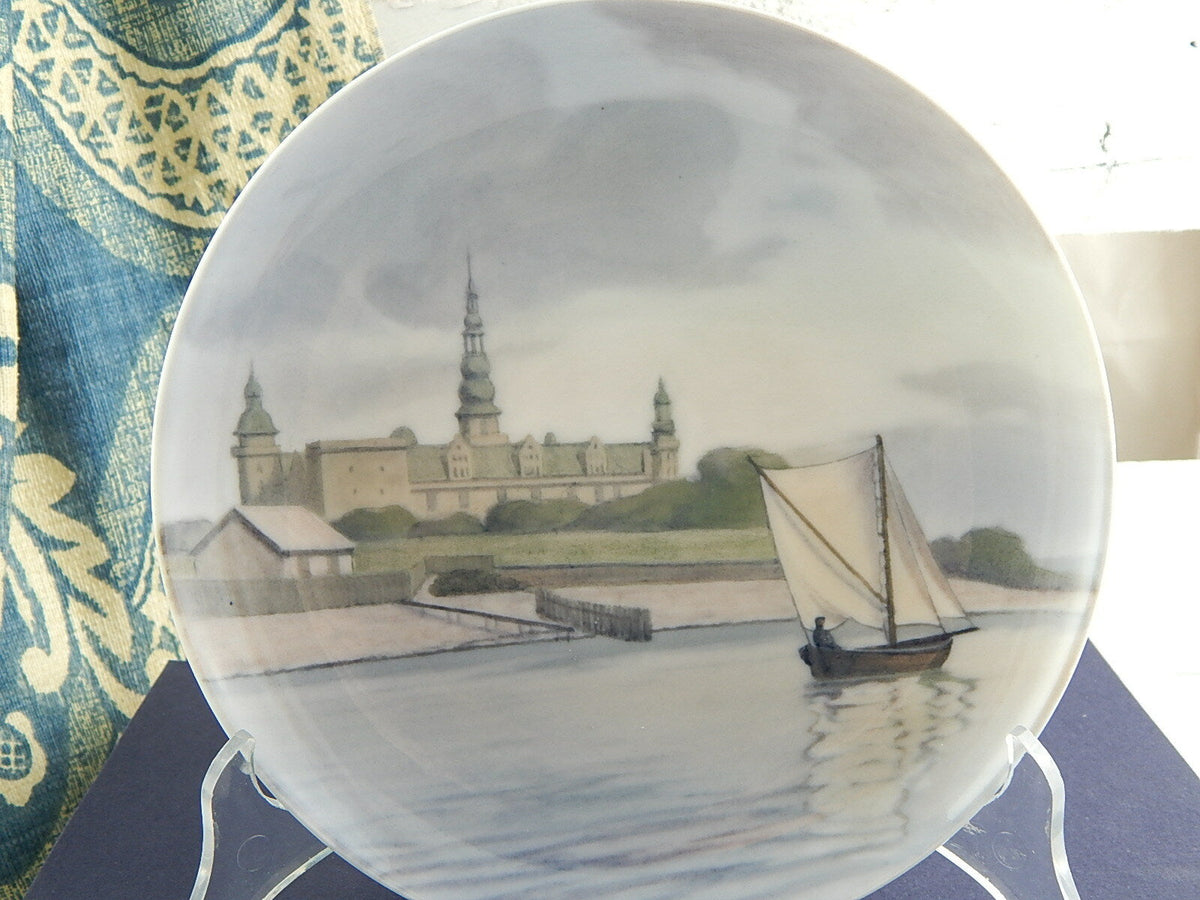 Piatto antico Bing&Grondahl Kronborg dei primi decenni del 1900, decoro sottosmalto