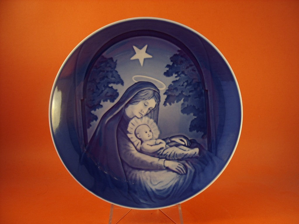 Bing&Grondahl piatto Madonna con Bambino Gesù, porcellana danese decorata a mano sottosmalto