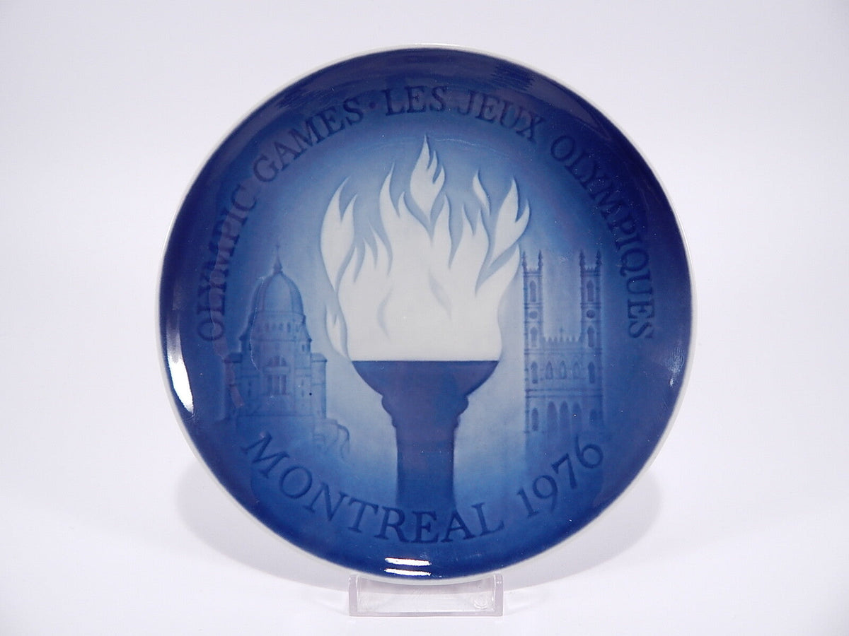 Bing&Grondahl piatto Olimpiadi Montreal 1976 con la Torcia Olimpica, porcellana danese blu cobalto