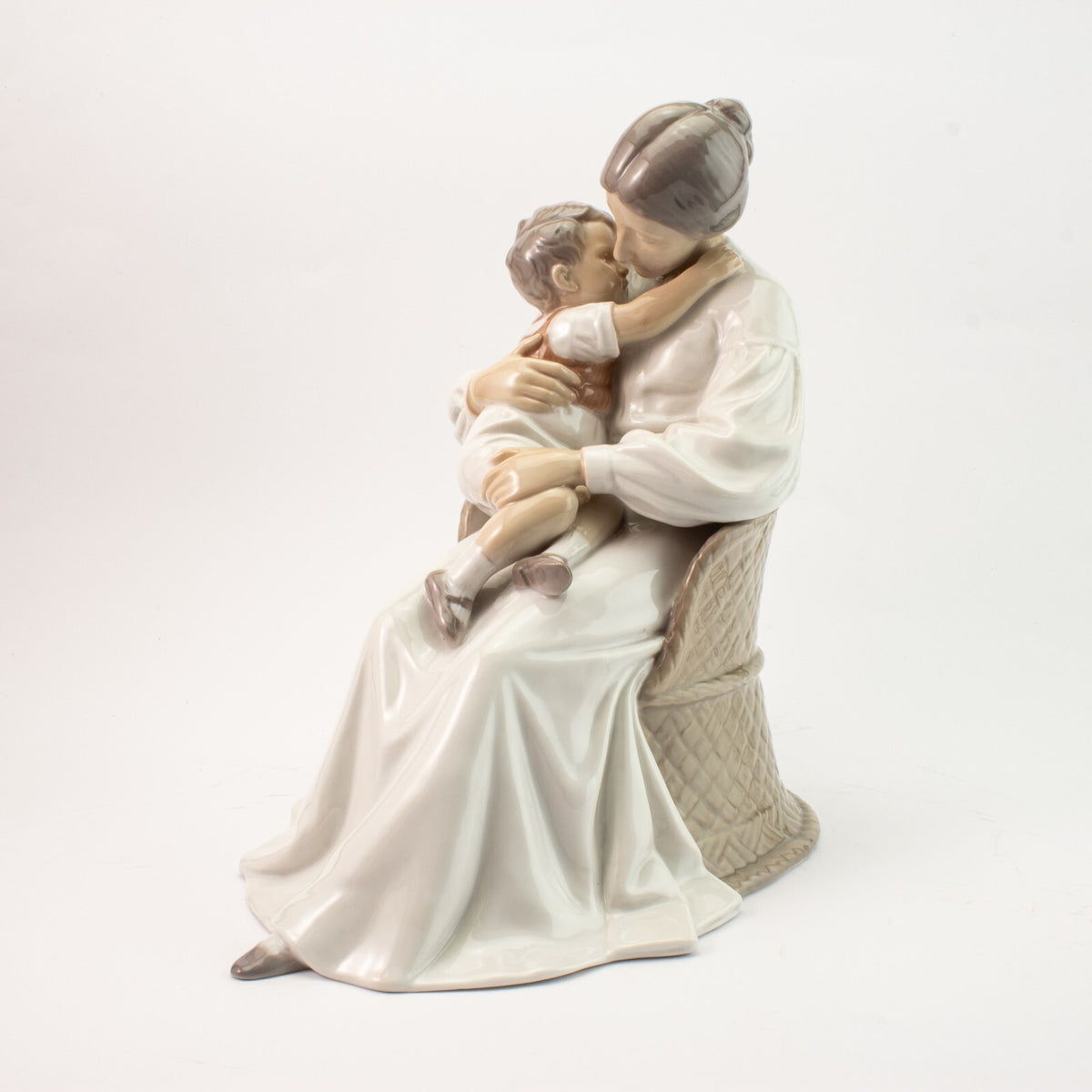 Bing&Grondahl Statuina "Amore di Mamma" Cod 1552 (Difetto di Cottura) porcellana dipinta a mano, 28 cm
