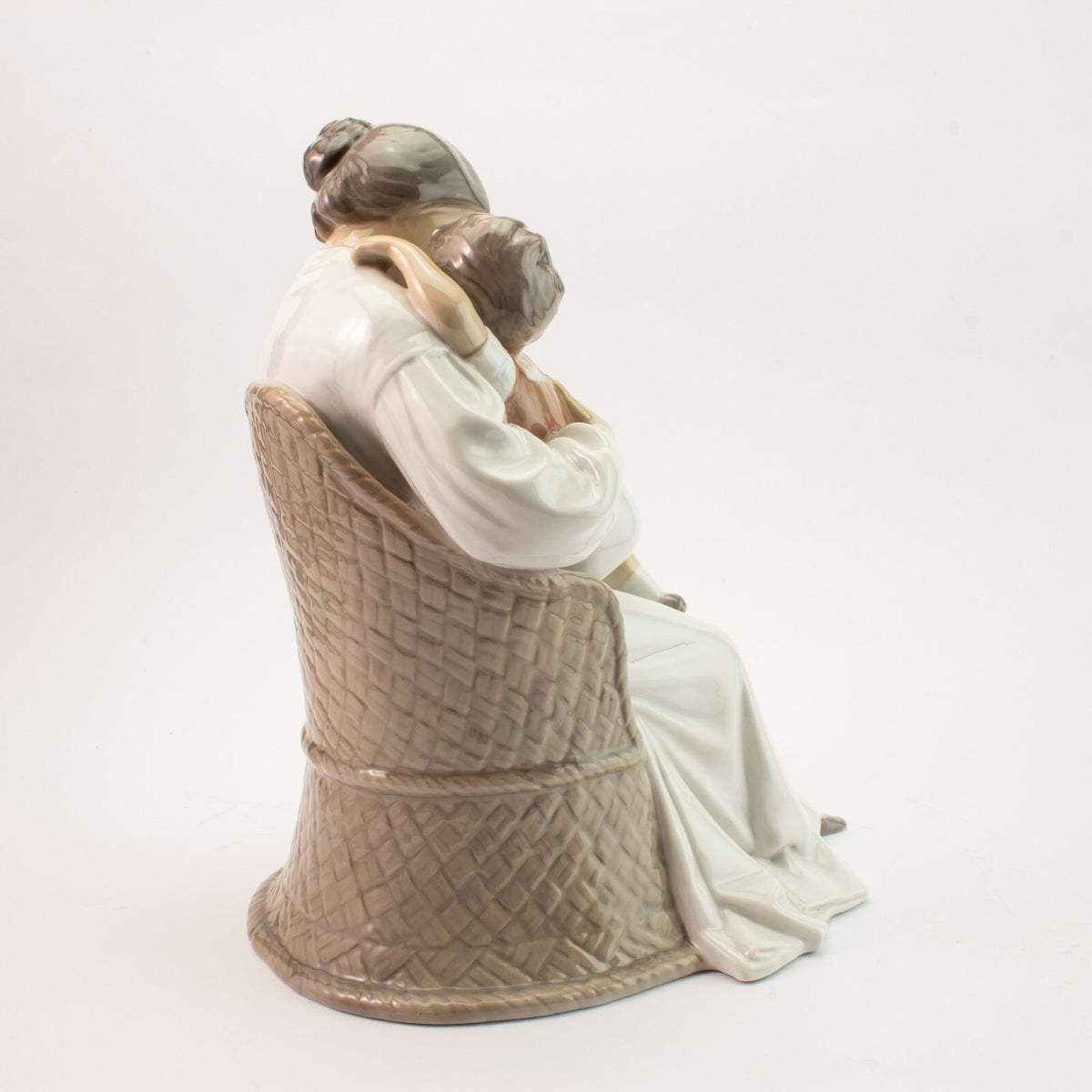Statuina "Amore di Mamma" Cod 1552 (Difetto di Cottura) porcellana pezzo da collezione, 28 cm