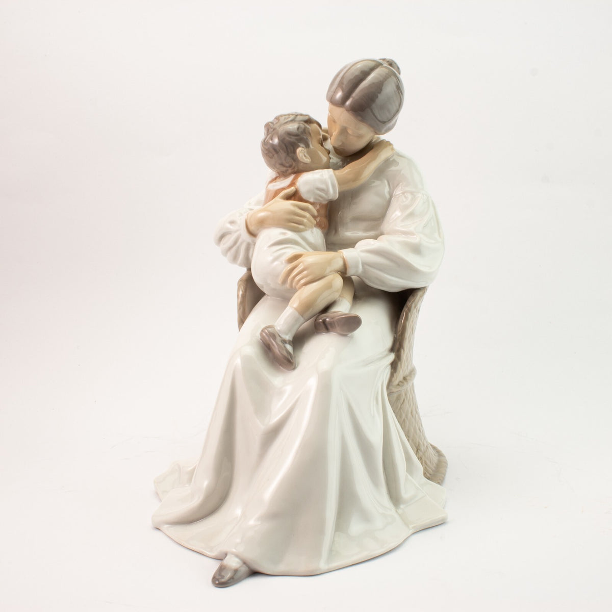 Bing&Grondahl Statuina "Amore di Mamma" Cod 1552 (Difetto di Cottura) porcellana pregiata, 28 cm