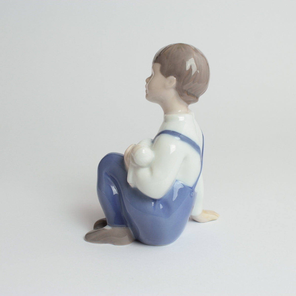 Bing&Grondahl Statuina "Bambina con Bambola" Cod 2400 (Piccolo Difetto) decorazione porcellana da collezione, 9 cm