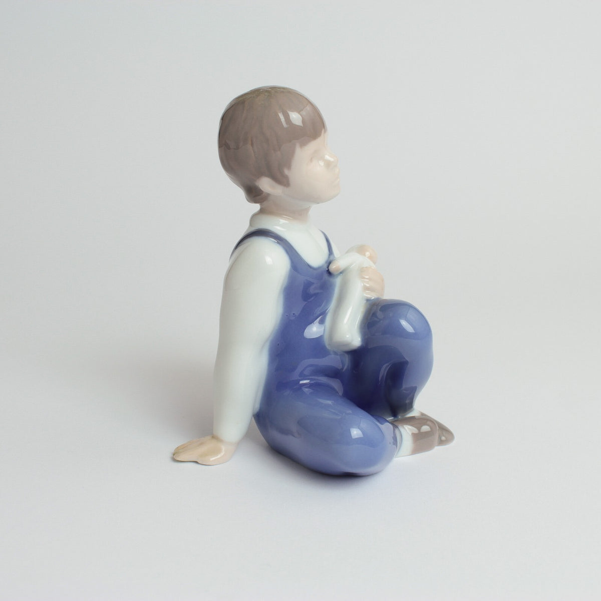 Bing&Grondahl porcellana Statuina "Bambina con Bambola" Cod 2400 (Piccolo Difetto) d'antiquariato, 9 cm