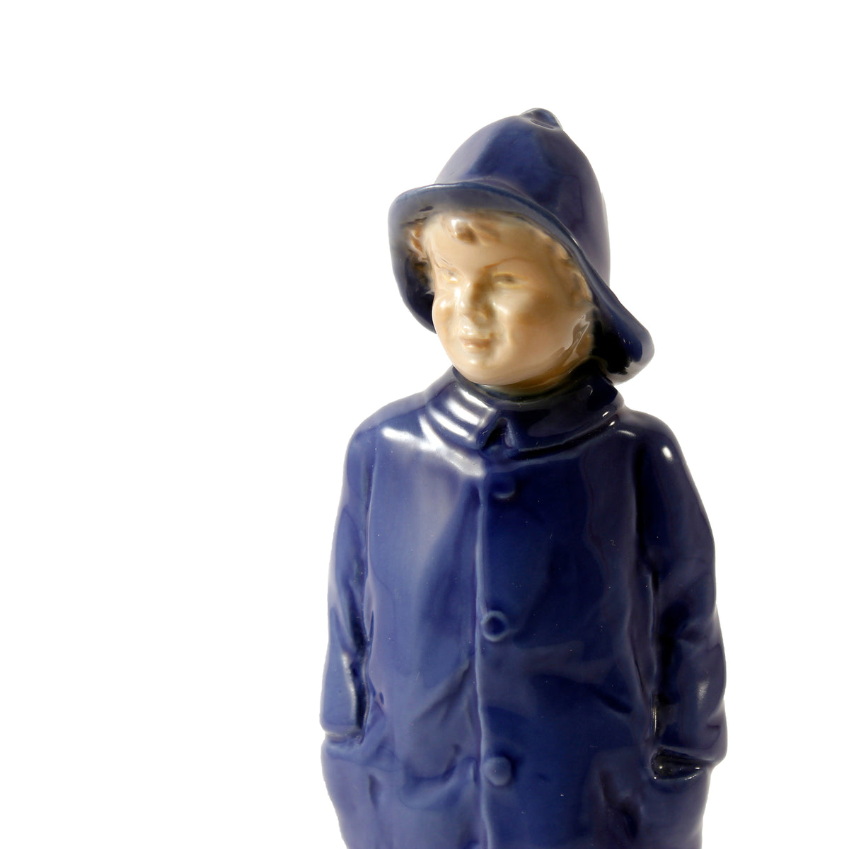 Bing&Grondahl Statuina "Bambino con l'Impermeabile" Cod 2532 porcellana pregiata, 18 cm