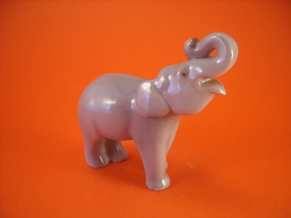 Statuina "Cucciolo di Elefante" Cod 2140 (Seconda Scelta) Bing&Grondahl porcellana autentica, 9 cm