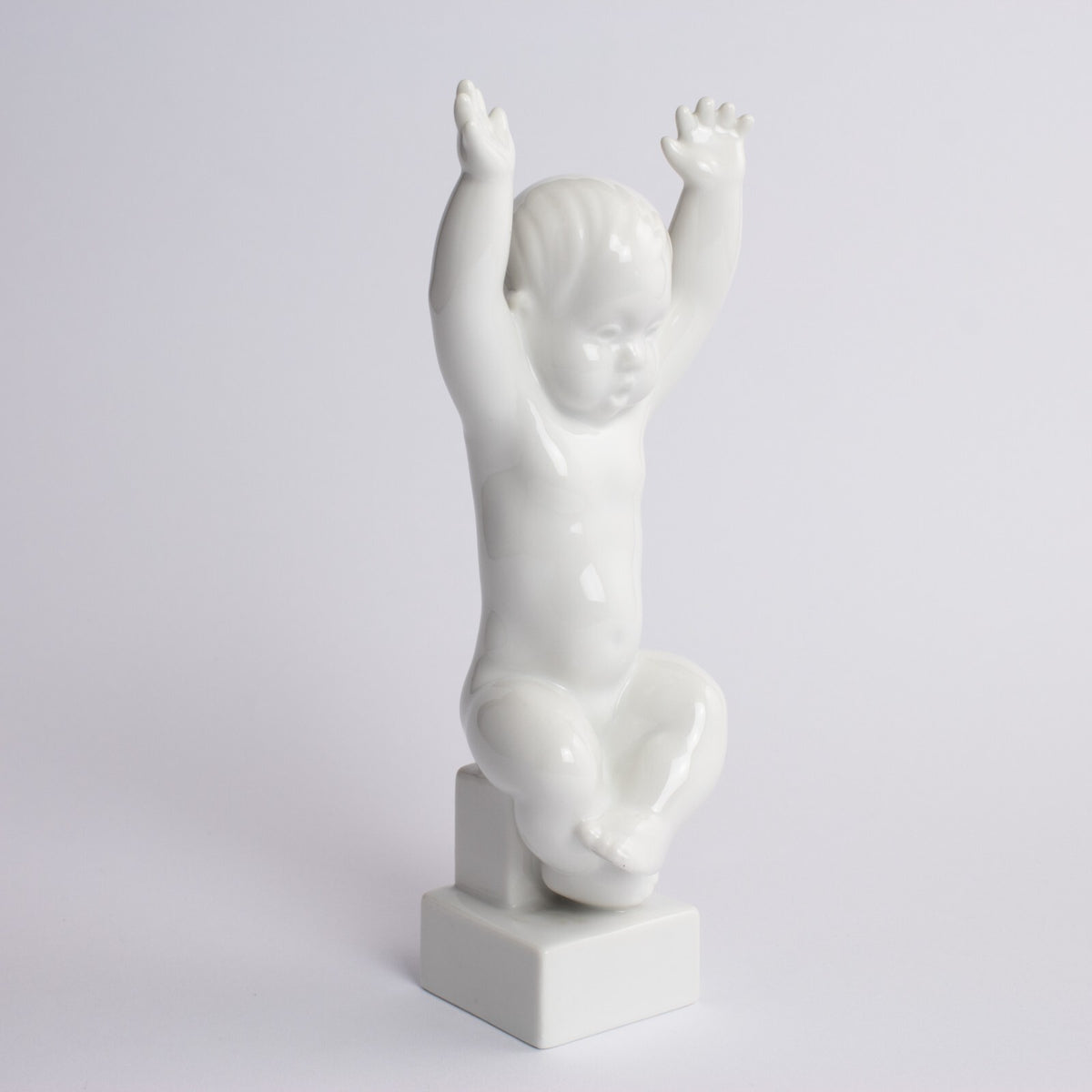 Bing&Grondahl Statuina "Grande Così!" Cod 2229 (Blanc de Chine) decorazione porcellana da collezione, 18 cm