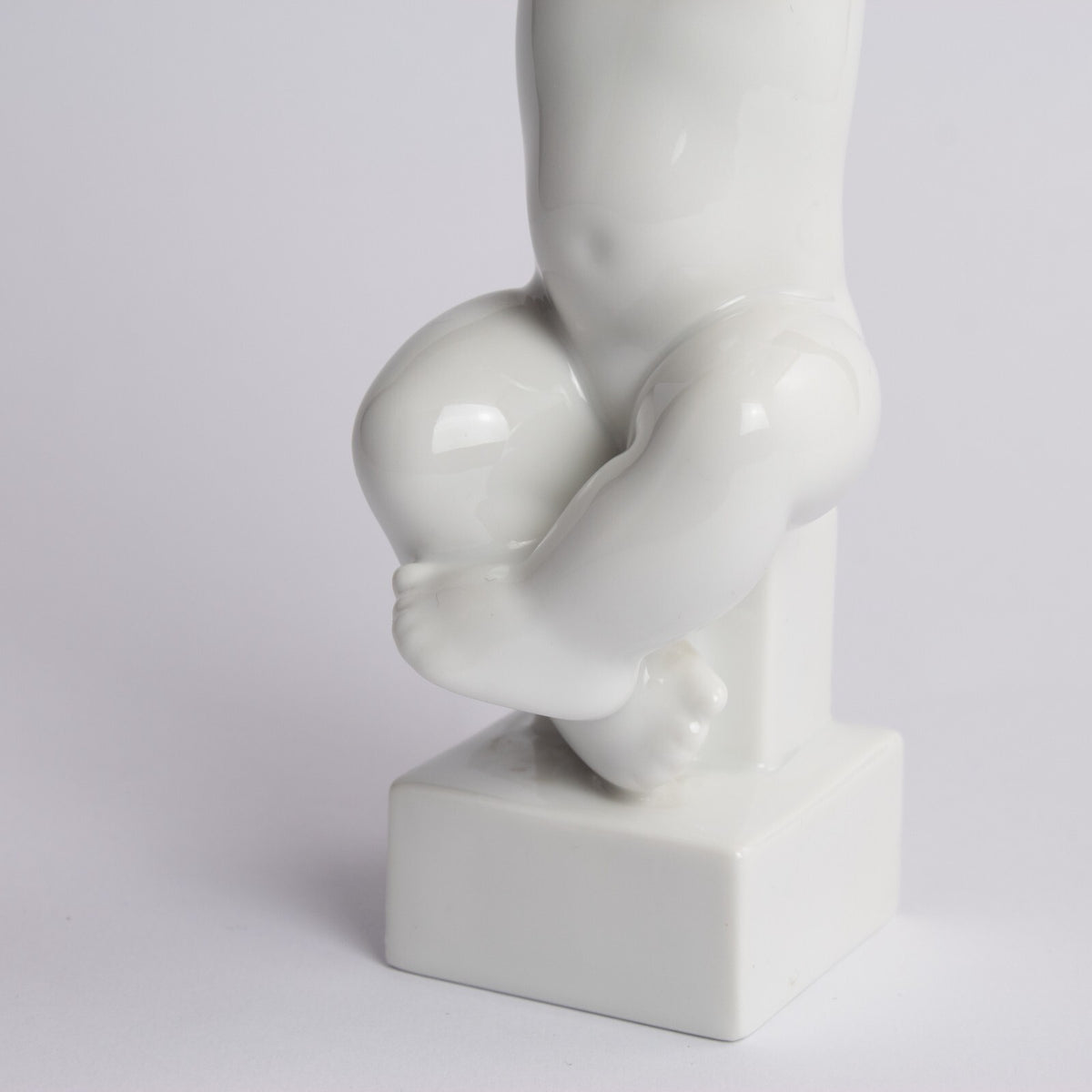 Statuina "Grande Così!" Cod 2229 (Blanc de Chine) porcellana pezzo raro da collezione, 18 cm
