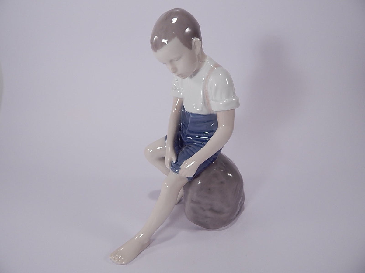 Bing&Grondahl Statuina in "A Mollo" Cod 1757 porcellana dipinta a mano, 21 cm